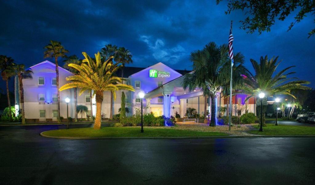 Holiday Inn Express Hotel & Suites Порт Шарлът Екстериор снимка