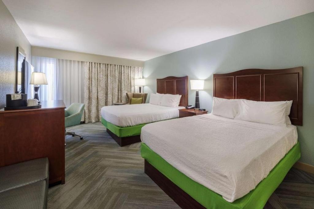 Holiday Inn Express Hotel & Suites Порт Шарлът Екстериор снимка
