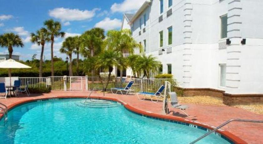 Holiday Inn Express Hotel & Suites Порт Шарлът Екстериор снимка