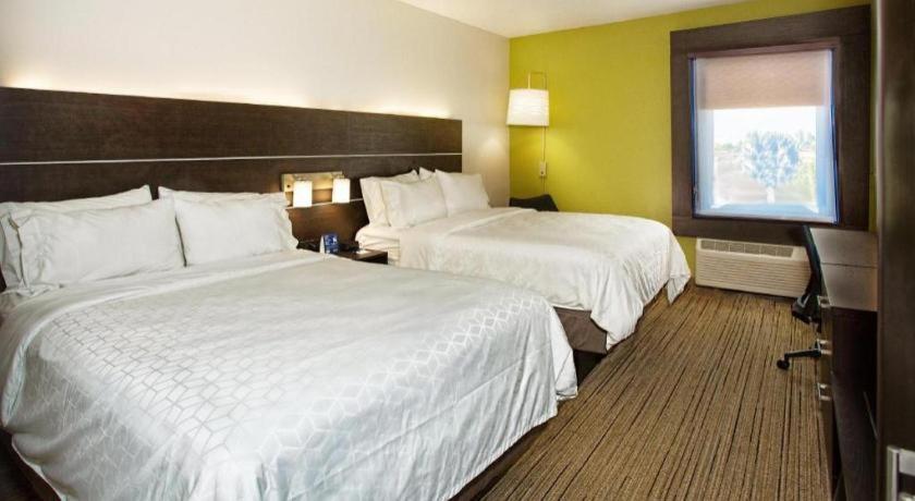 Holiday Inn Express Hotel & Suites Порт Шарлът Екстериор снимка