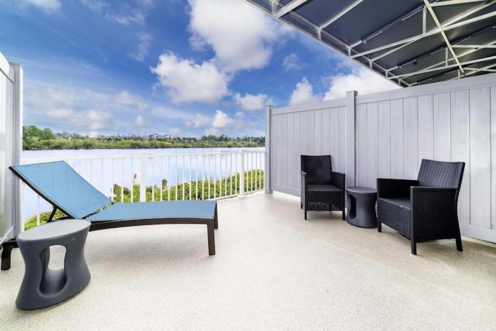 Holiday Inn Express Hotel & Suites Порт Шарлът Екстериор снимка